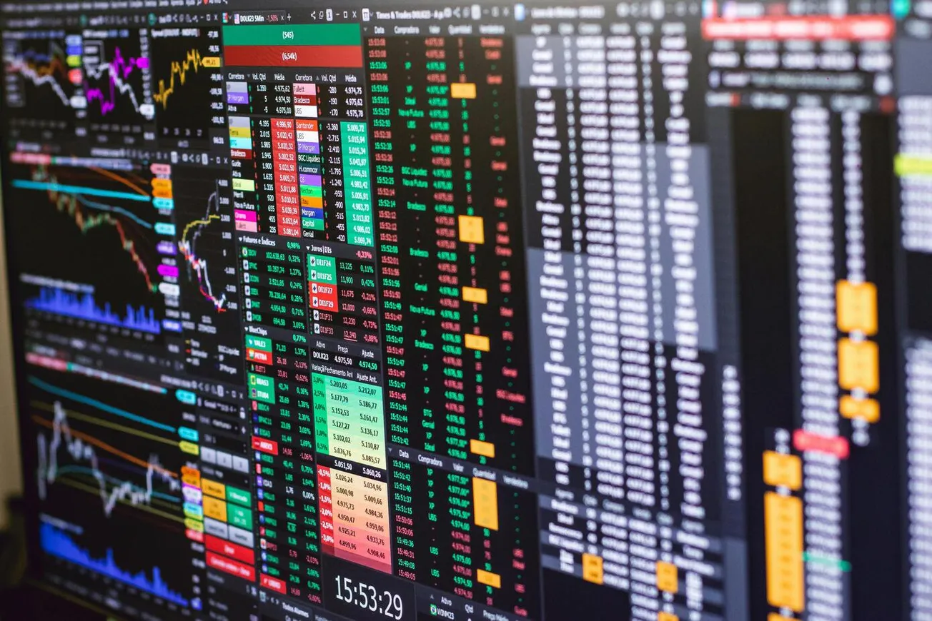 Hedge Funds Contemplate Fee Reductions Amid Slowing Performance